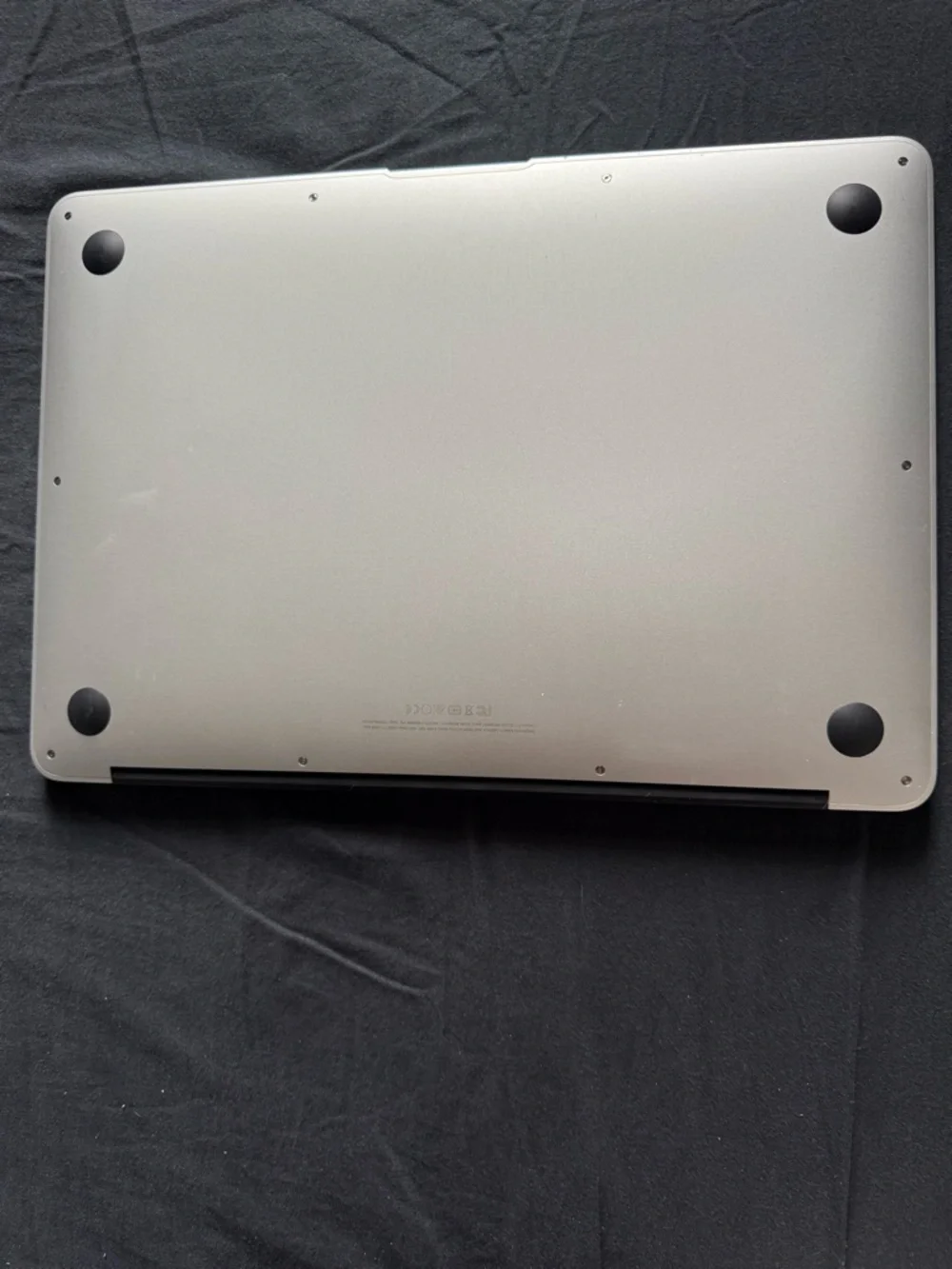 Apple MacBook Air 13’Aluminum Silver Top-View